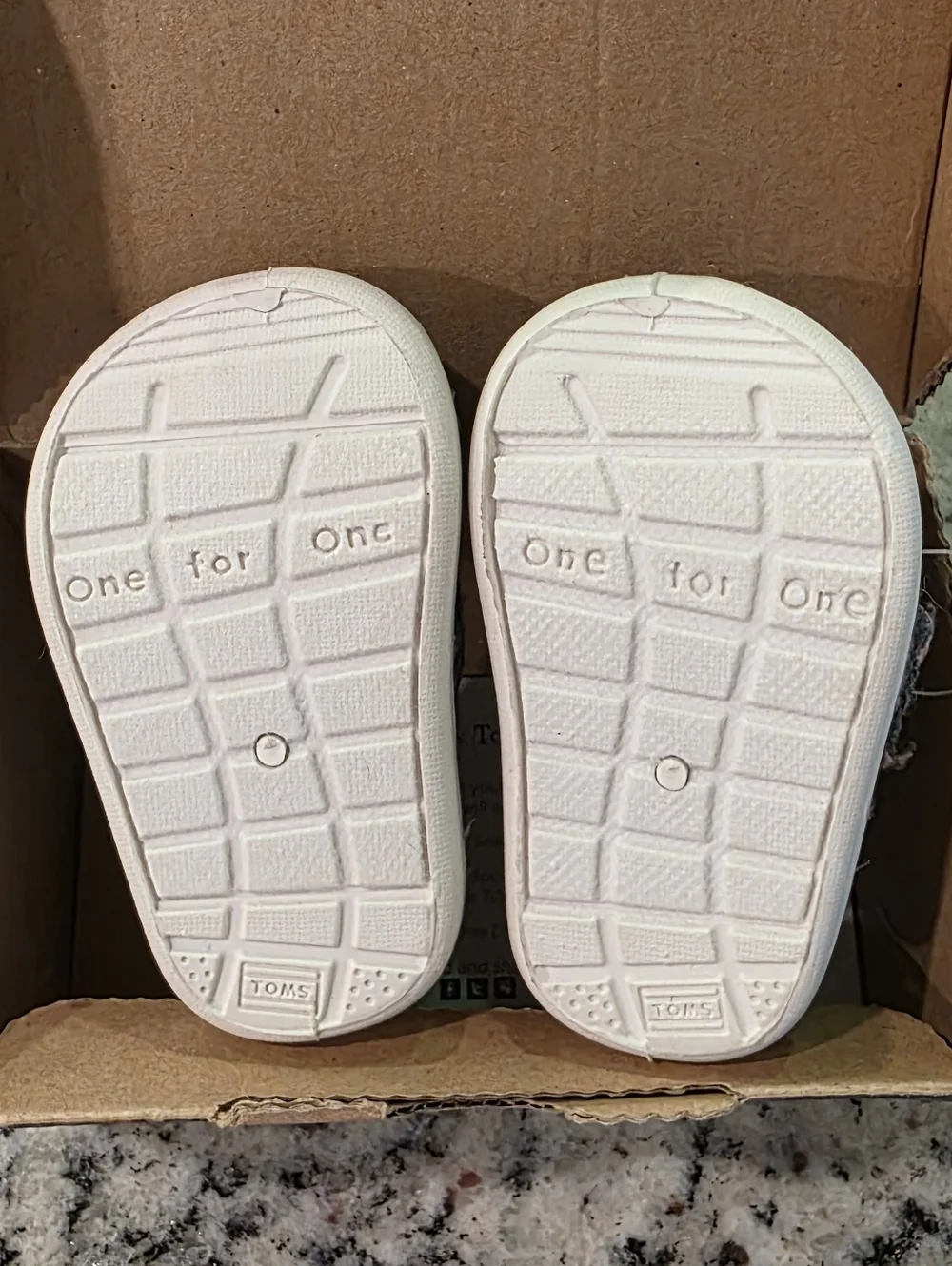 Toms Kids Grey Wool Dot Classic Slip-On w/ Pink Polka Dots - Size Tiny 2 - NWT/B
